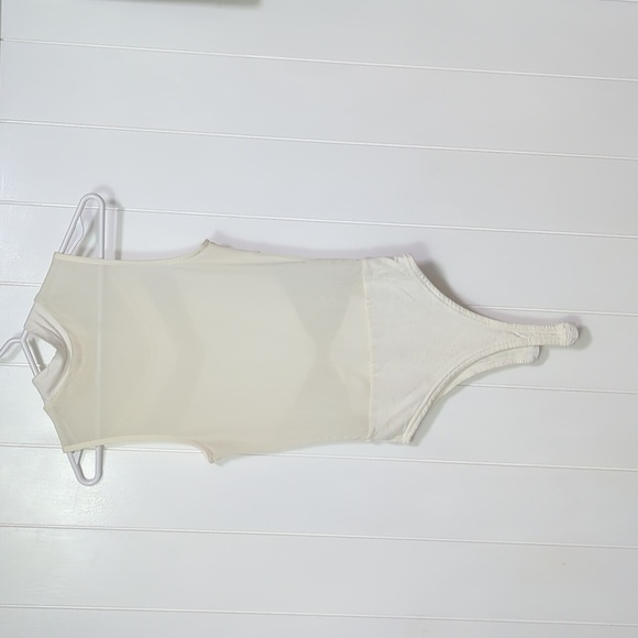 ❤️5/$25 Elegant Cream Sheer Sleeveless Top Body Suit - Picture 4 of 5